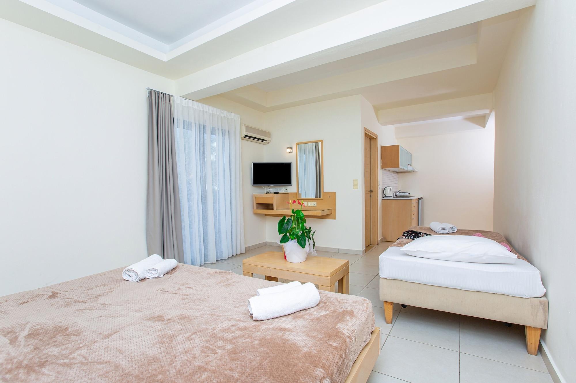 Hermes Hotel Malia Bagian luar foto