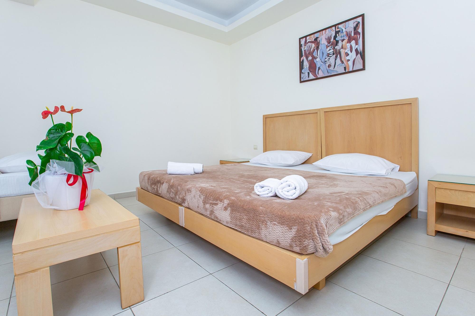 Hermes Hotel Malia Bagian luar foto