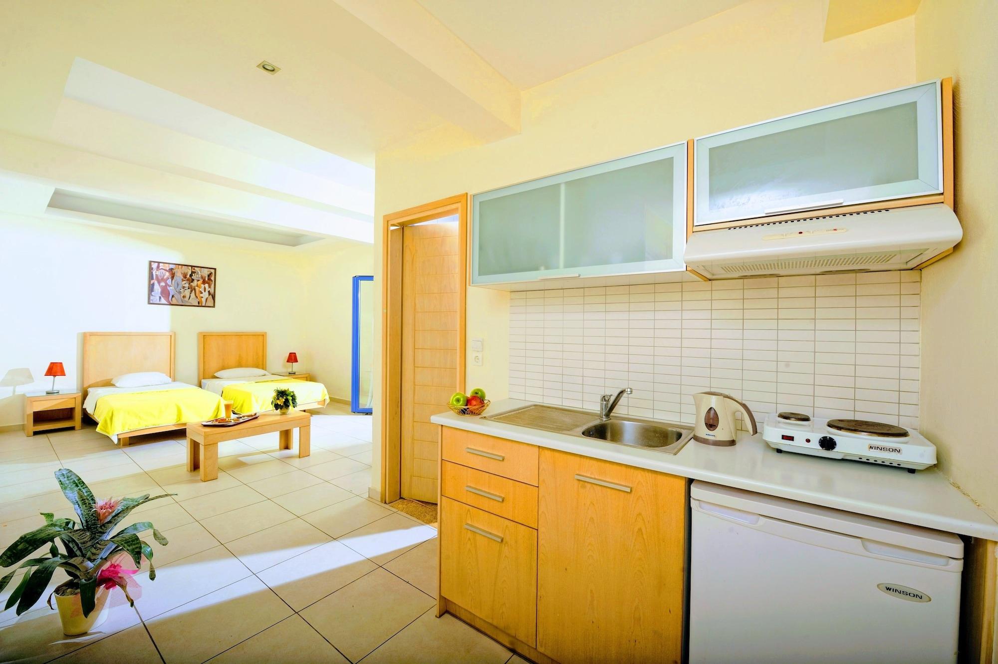 Hermes Hotel Malia Bagian luar foto