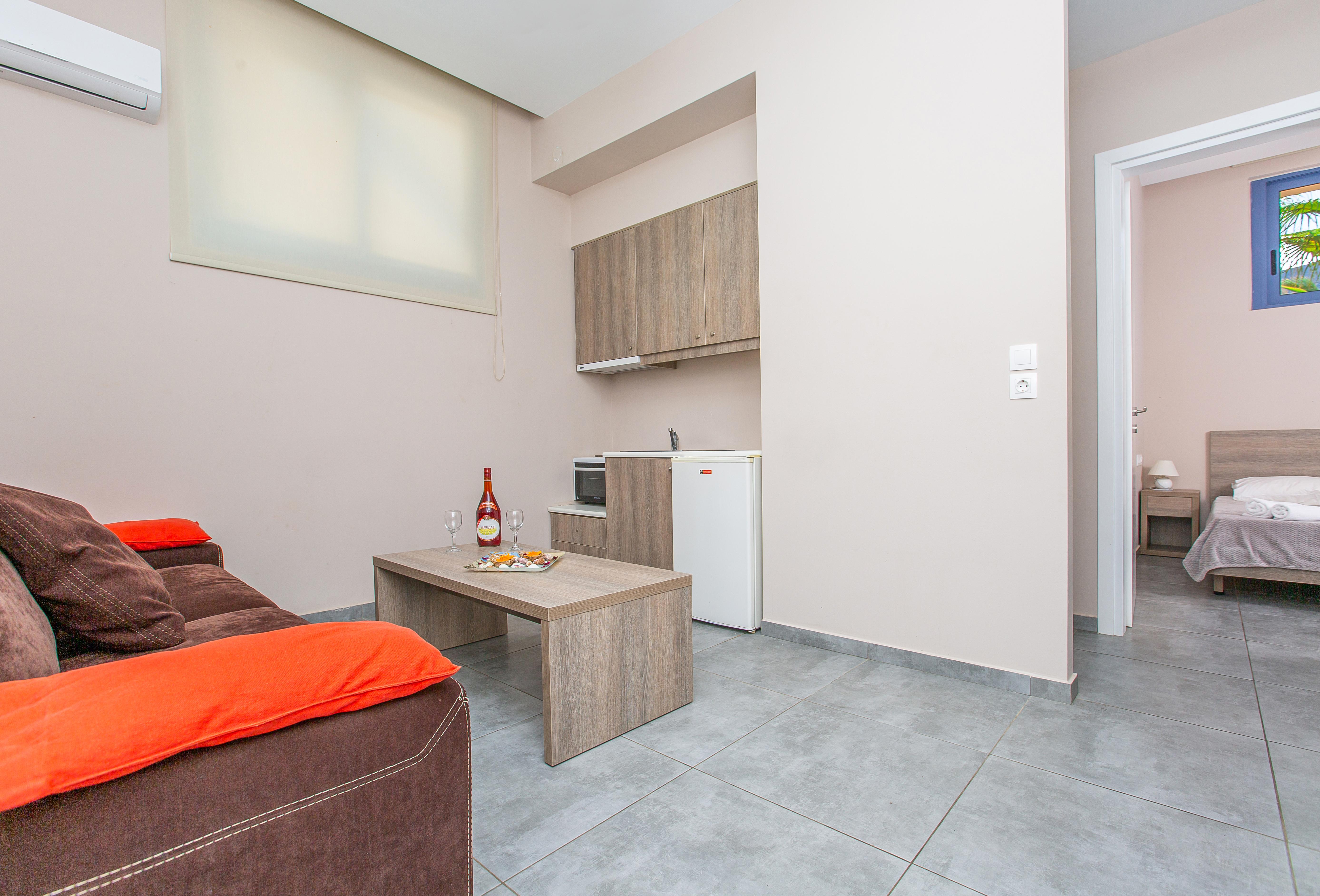 Hermes Hotel Malia Bagian luar foto
