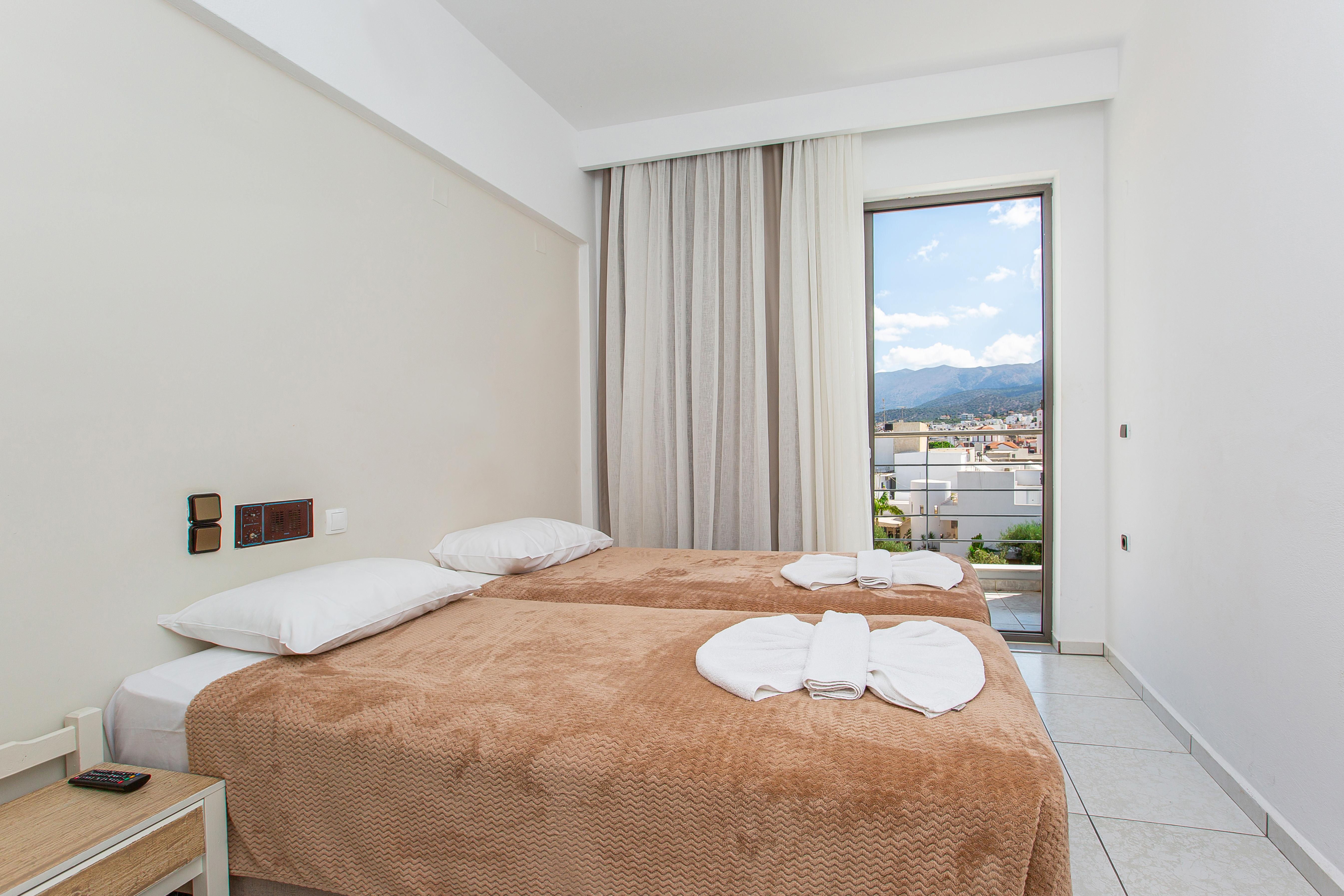 Hermes Hotel Malia Bagian luar foto