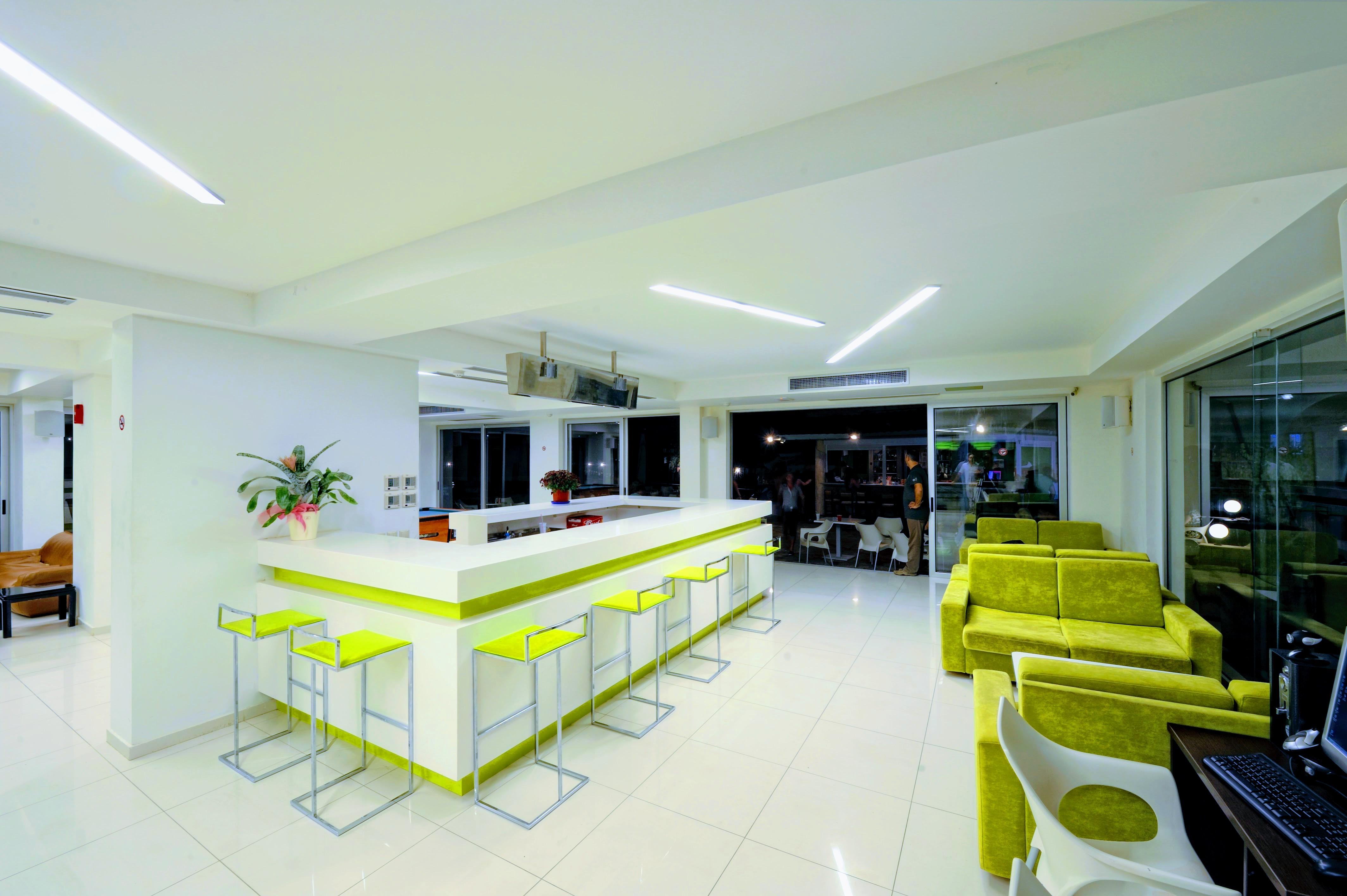 Hermes Hotel Malia Bagian luar foto