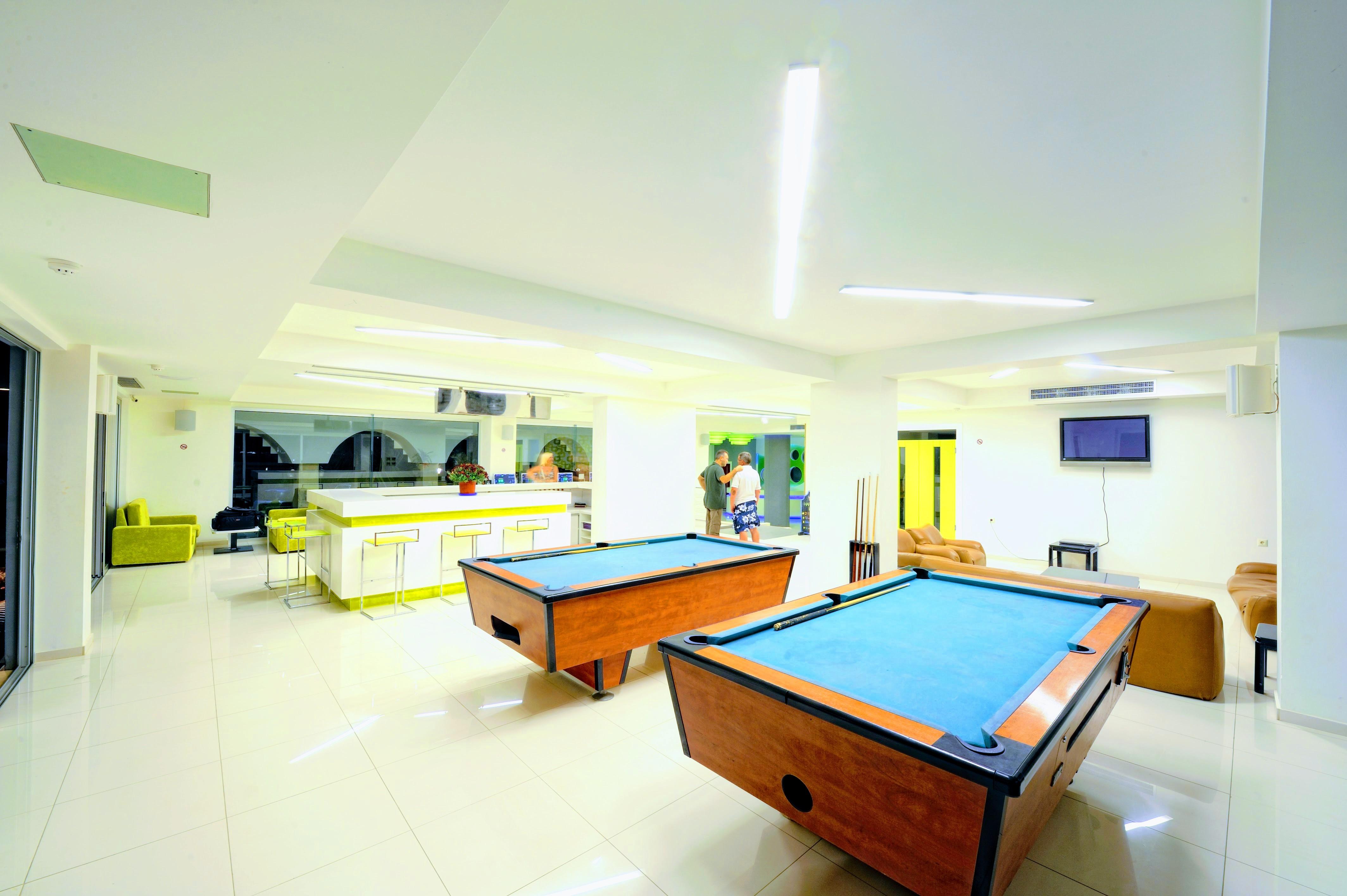 Hermes Hotel Malia Bagian luar foto