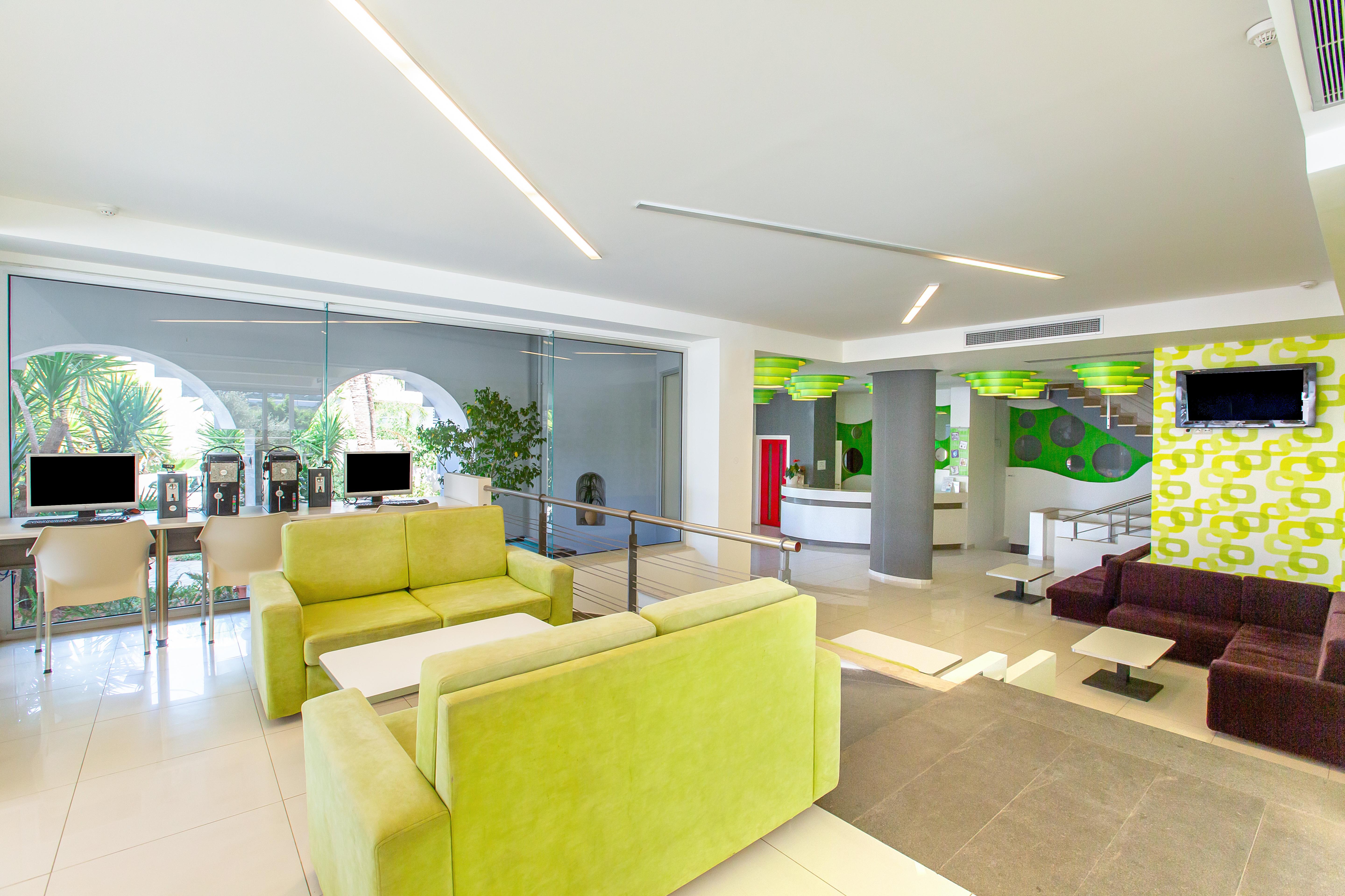 Hermes Hotel Malia Bagian luar foto