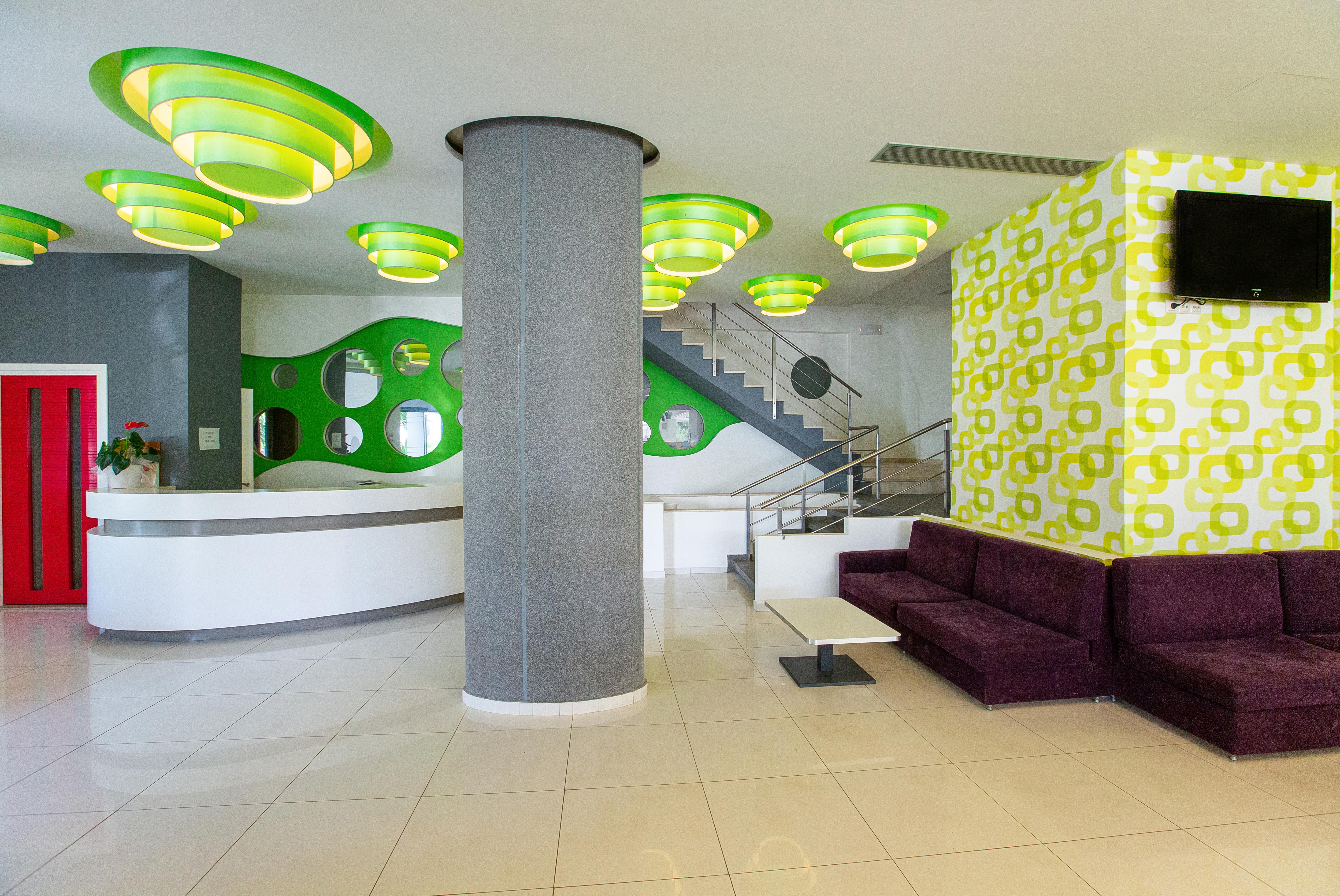Hermes Hotel Malia Bagian luar foto